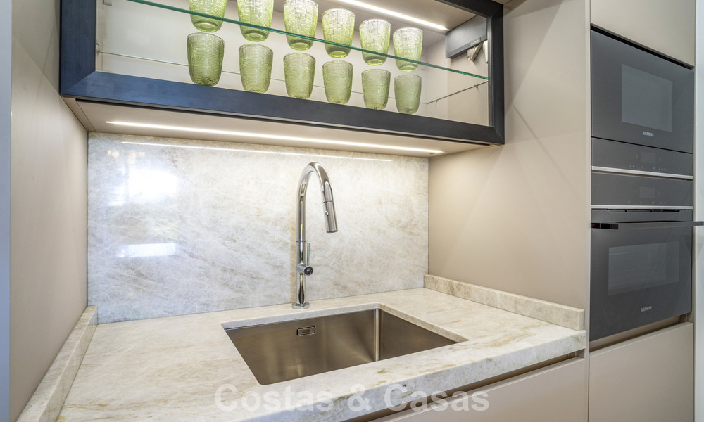 Gerenoveerd 3-slaapkamer tuinappartement op loopafstand van Puerto Banus in Nueva Andalucia, Marbella 780674