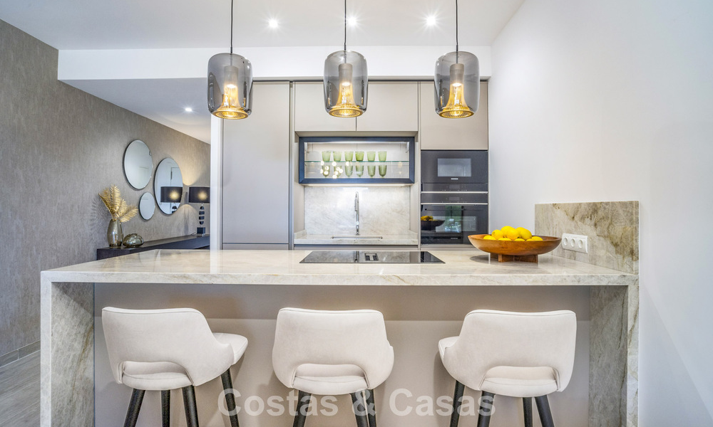 Gerenoveerd 3-slaapkamer tuinappartement op loopafstand van Puerto Banus in Nueva Andalucia, Marbella 780680