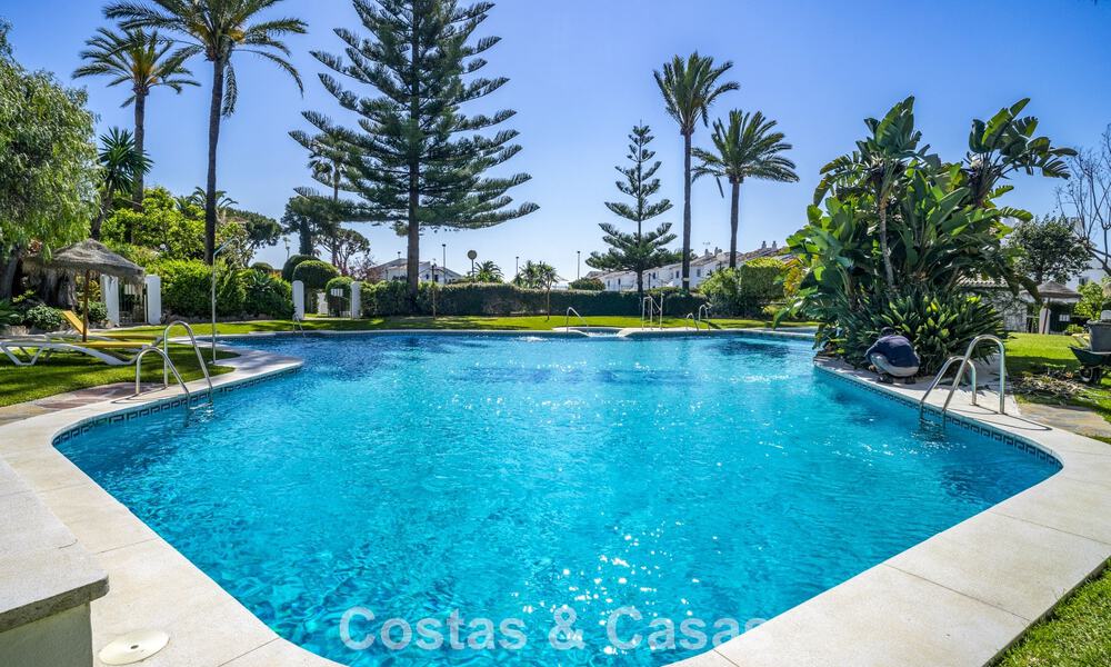 Gerenoveerd 3-slaapkamer tuinappartement op loopafstand van Puerto Banus in Nueva Andalucia, Marbella 780705