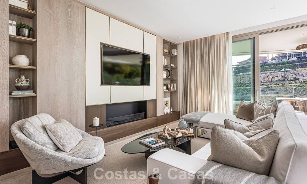 Superieur tuinappartement met panoramisch zeezicht te koop in La Quinta, Marbella - Benahavis 780723