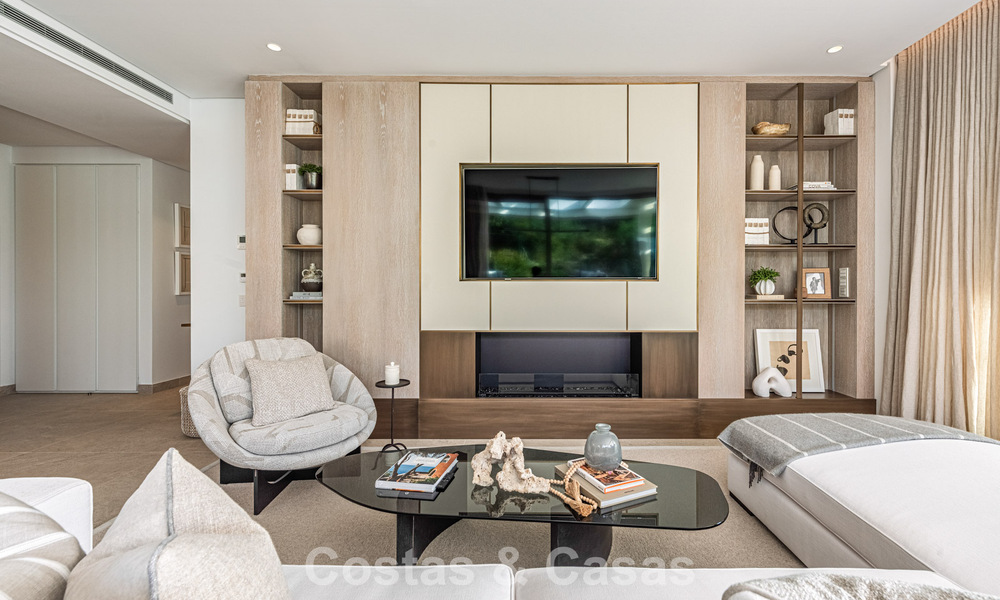 Superieur tuinappartement met panoramisch zeezicht te koop in La Quinta, Marbella - Benahavis 780724