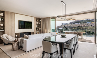 Superieur tuinappartement met panoramisch zeezicht te koop in La Quinta, Marbella - Benahavis 780725 