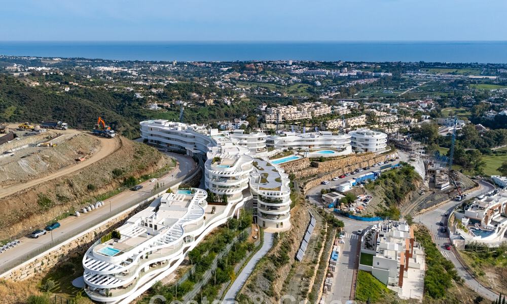 Superieur tuinappartement met panoramisch zeezicht te koop in La Quinta, Marbella - Benahavis 780735