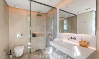Instapklaar, modern-strak penthouse met panoramisch zeezicht te koop, in een luxeresort nabij Marbella stad 780741 