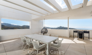 Instapklaar, modern-strak penthouse met panoramisch zeezicht te koop, in een luxeresort nabij Marbella stad 780757 
