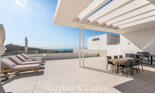 Instapklaar, modern-strak penthouse met panoramisch zeezicht te koop, in een luxeresort nabij Marbella stad 780759 