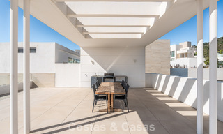 Instapklaar, modern-strak penthouse met panoramisch zeezicht te koop, in een luxeresort nabij Marbella stad 780760 
