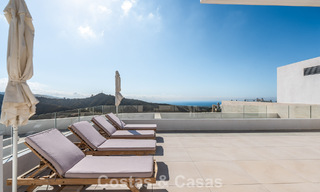 Instapklaar, modern-strak penthouse met panoramisch zeezicht te koop, in een luxeresort nabij Marbella stad 780761 
