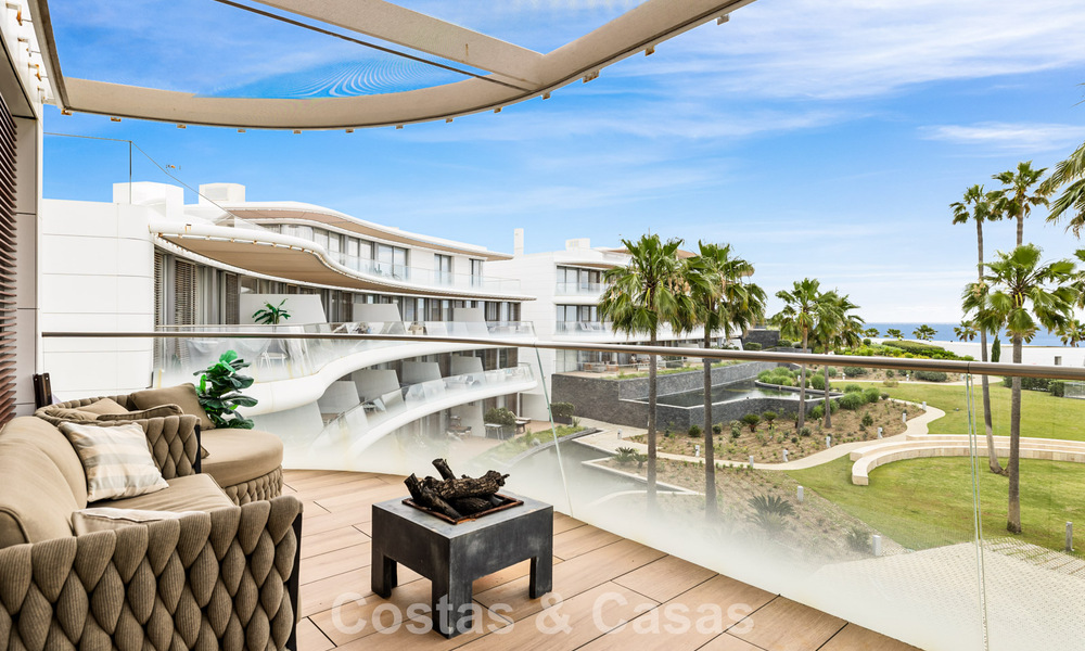 Luxueus, modern appartement met zeezicht te koop direct aan het strand in Estepona, Costa del Sol 780770