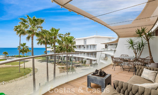 Luxueus, modern appartement met zeezicht te koop direct aan het strand in Estepona, Costa del Sol 780771 