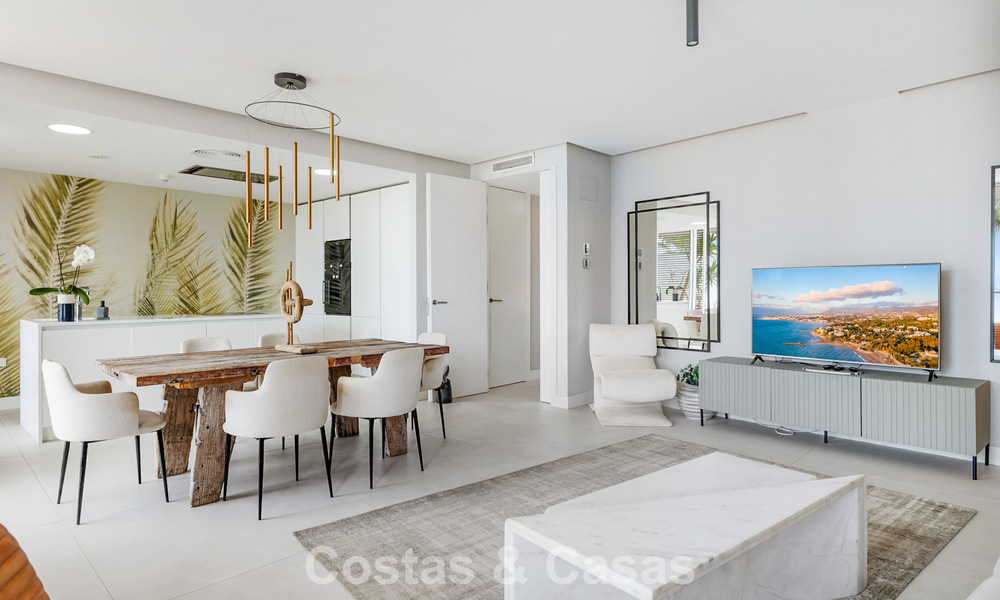 Luxueus, modern appartement met zeezicht te koop direct aan het strand in Estepona, Costa del Sol 780776