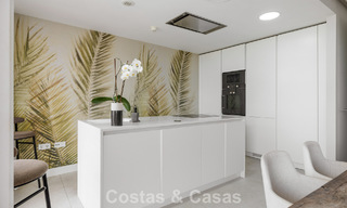Luxueus, modern appartement met zeezicht te koop direct aan het strand in Estepona, Costa del Sol 780778 