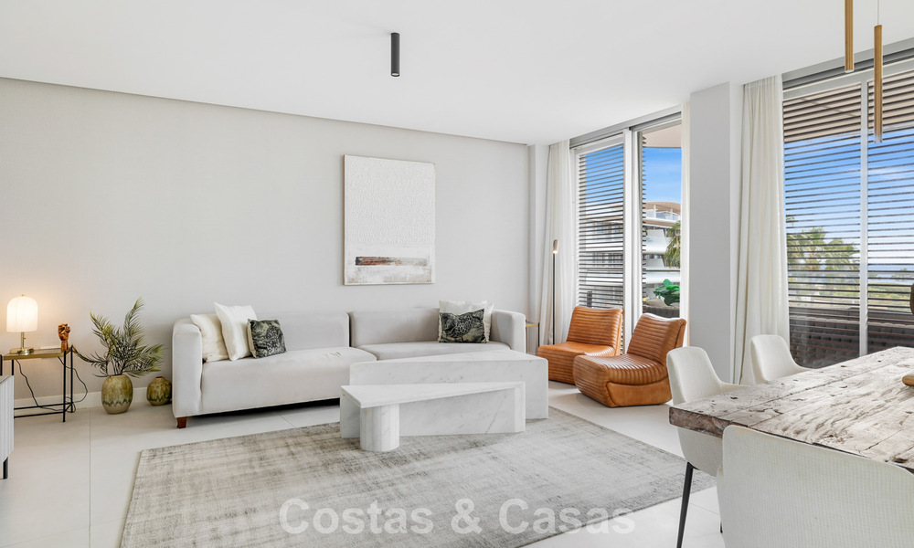 Luxueus, modern appartement met zeezicht te koop direct aan het strand in Estepona, Costa del Sol 780780