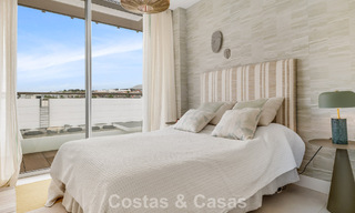 Luxueus, modern appartement met zeezicht te koop direct aan het strand in Estepona, Costa del Sol 780787 