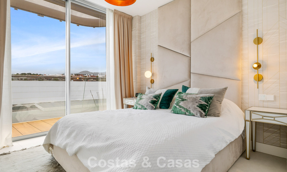 Luxueus, modern appartement met zeezicht te koop direct aan het strand in Estepona, Costa del Sol 780790