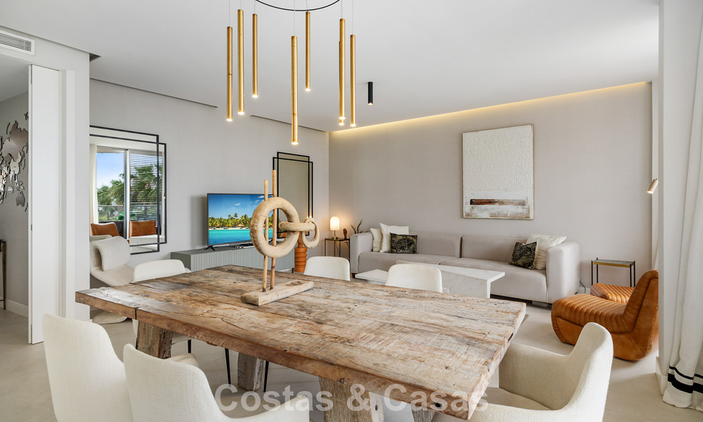 Luxueus, modern appartement met zeezicht te koop direct aan het strand in Estepona, Costa del Sol 780798