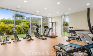 Luxueus, modern appartement met zeezicht te koop direct aan het strand in Estepona, Costa del Sol 780809 