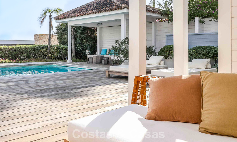 Instapklare, mediterrane gelijkvloerse villa te koop, in een golfomgeving van Benahavis - Marbella 780812