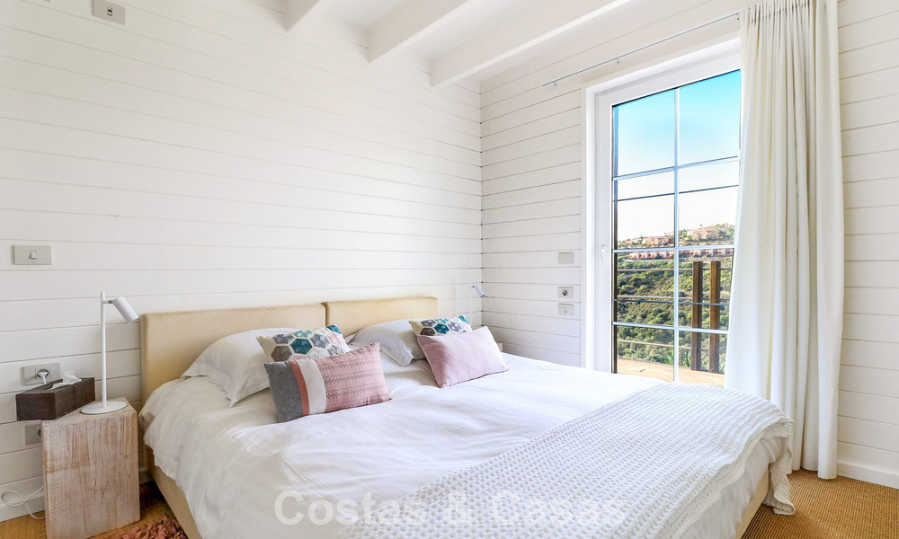 Instapklare, mediterrane gelijkvloerse villa te koop, in een golfomgeving van Benahavis - Marbella 780821