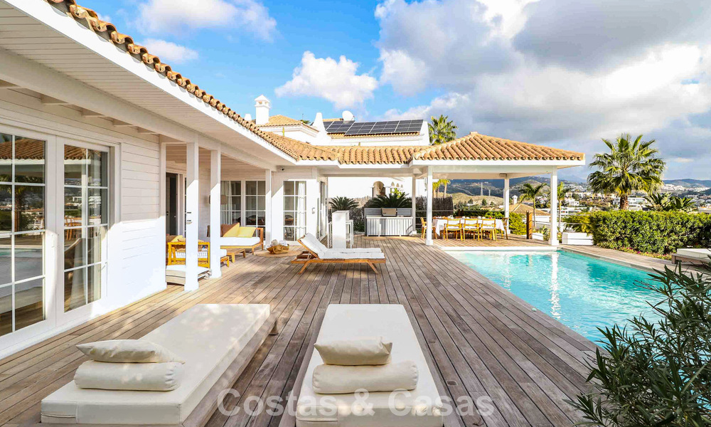 Instapklare, mediterrane gelijkvloerse villa te koop, in een golfomgeving van Benahavis - Marbella 780824