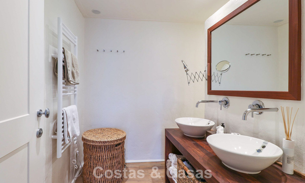Instapklare, mediterrane gelijkvloerse villa te koop, in een golfomgeving van Benahavis - Marbella 780837
