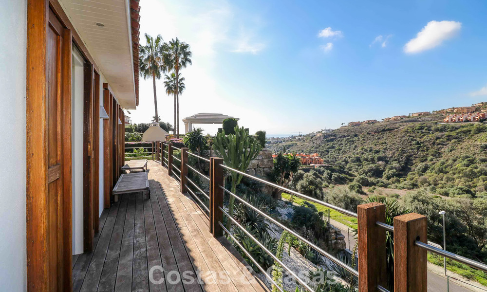 Instapklare, mediterrane gelijkvloerse villa te koop, in een golfomgeving van Benahavis - Marbella 780839