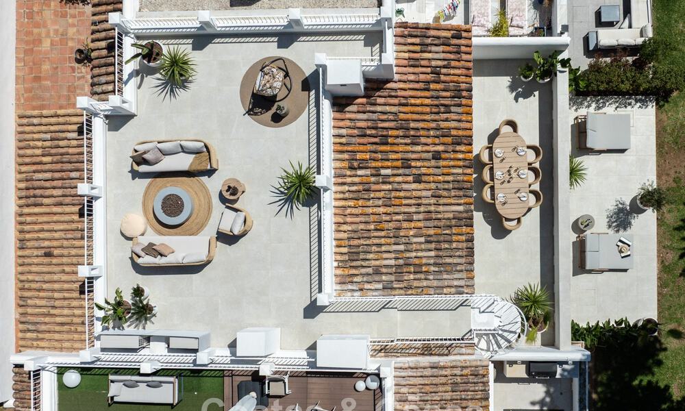 Charmant gerenoveerd townhouse te koop in de populaire golfenclave Aloha Golf, in Nueva Andalucia, Marbella 780852