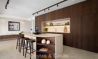 Charmant gerenoveerd townhouse te koop in de populaire golfenclave Aloha Golf, in Nueva Andalucia, Marbella 780856 