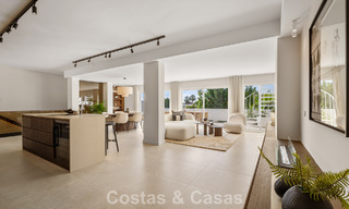 Charmant gerenoveerd townhouse te koop in de populaire golfenclave Aloha Golf, in Nueva Andalucia, Marbella 780857 