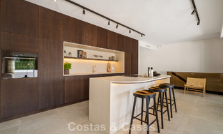 Charmant gerenoveerd townhouse te koop in de populaire golfenclave Aloha Golf, in Nueva Andalucia, Marbella 780858 