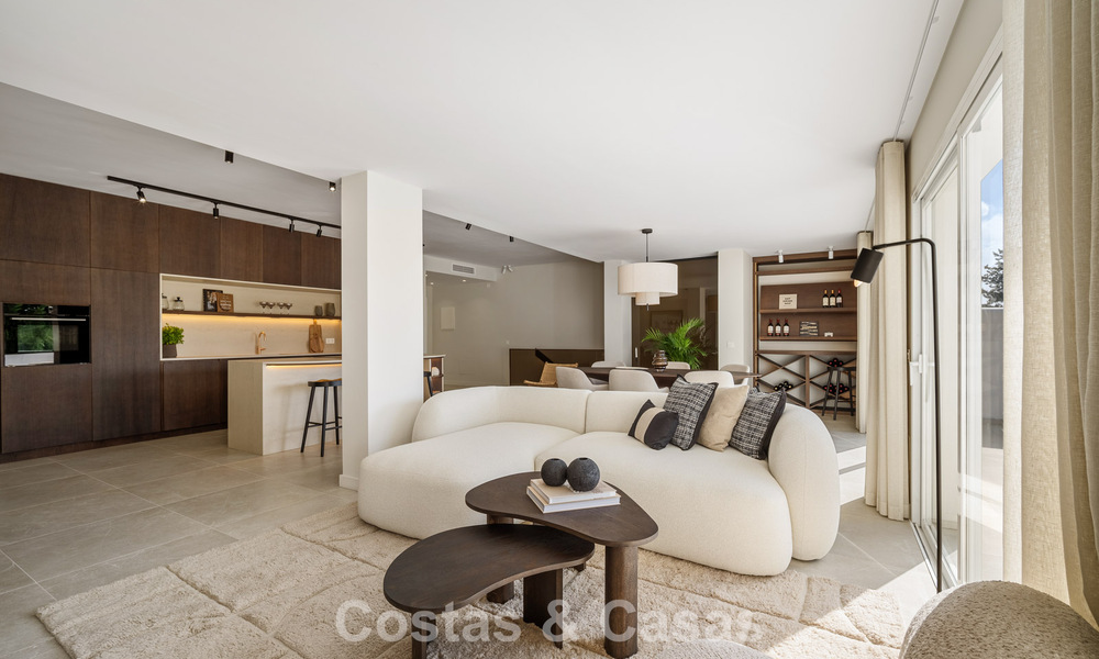 Charmant gerenoveerd townhouse te koop in de populaire golfenclave Aloha Golf, in Nueva Andalucia, Marbella 780861