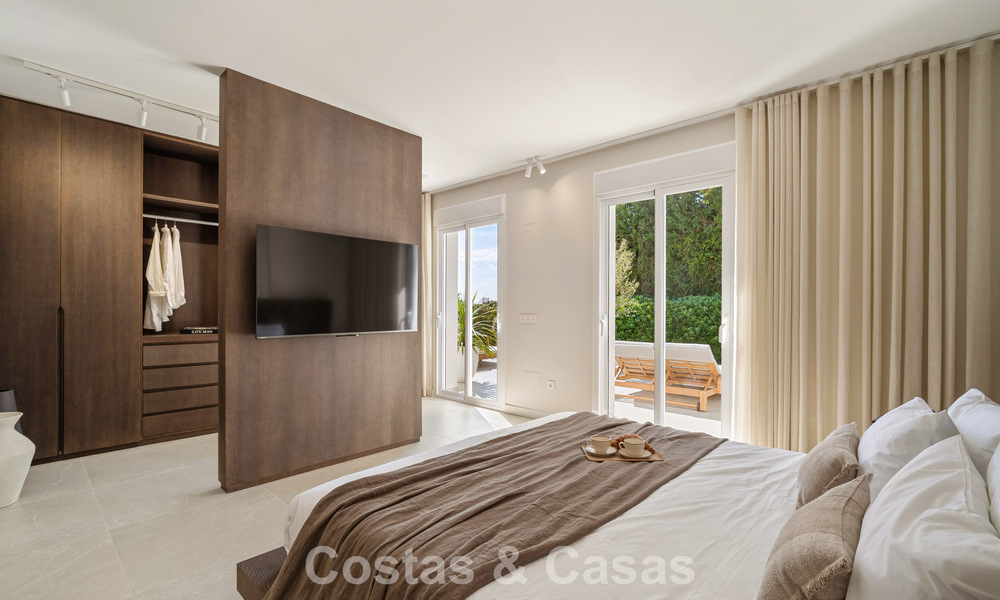 Charmant gerenoveerd townhouse te koop in de populaire golfenclave Aloha Golf, in Nueva Andalucia, Marbella 780877