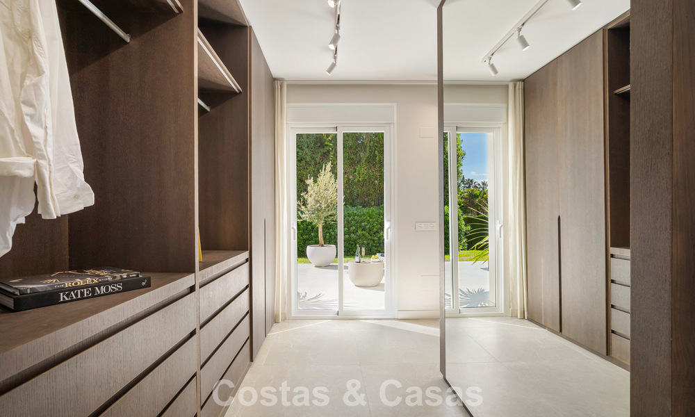 Charmant gerenoveerd townhouse te koop in de populaire golfenclave Aloha Golf, in Nueva Andalucia, Marbella 780879