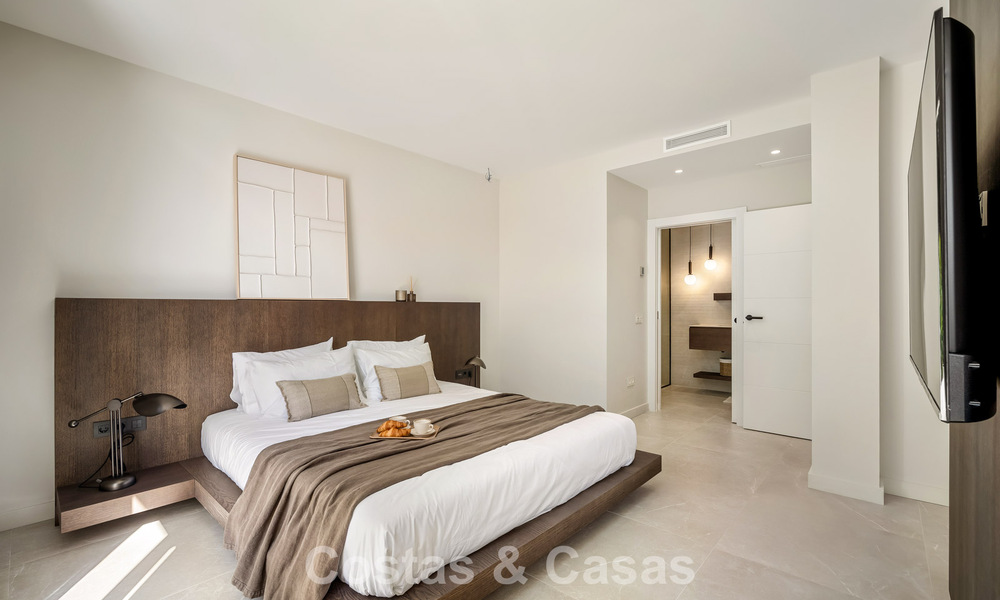 Charmant gerenoveerd townhouse te koop in de populaire golfenclave Aloha Golf, in Nueva Andalucia, Marbella 780881
