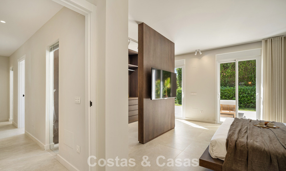 Charmant gerenoveerd townhouse te koop in de populaire golfenclave Aloha Golf, in Nueva Andalucia, Marbella 780884