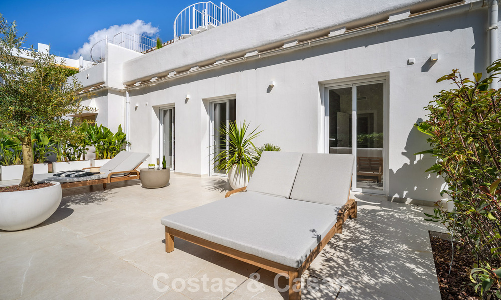 Charmant gerenoveerd townhouse te koop in de populaire golfenclave Aloha Golf, in Nueva Andalucia, Marbella 780889