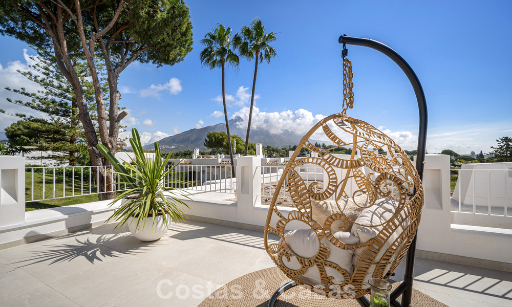 Charmant gerenoveerd townhouse te koop in de populaire golfenclave Aloha Golf, in Nueva Andalucia, Marbella 780892