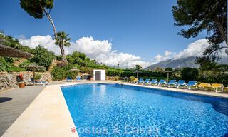 Charmant gerenoveerd townhouse te koop in de populaire golfenclave Aloha Golf, in Nueva Andalucia, Marbella 780896 