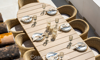 Charmant gerenoveerd townhouse te koop in de populaire golfenclave Aloha Golf, in Nueva Andalucia, Marbella 780898 