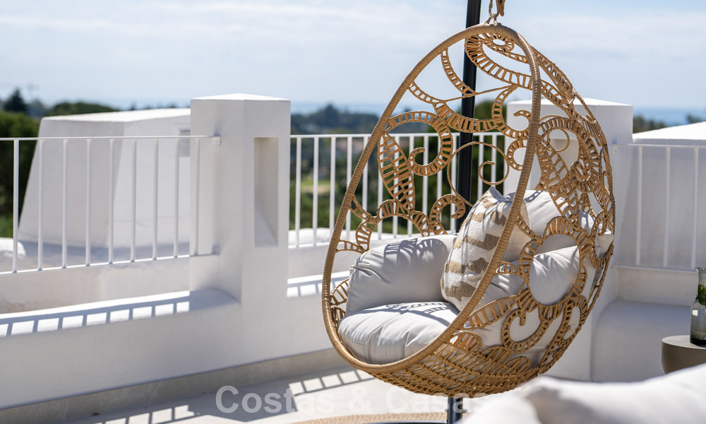 Charmant gerenoveerd townhouse te koop in de populaire golfenclave Aloha Golf, in Nueva Andalucia, Marbella 780900