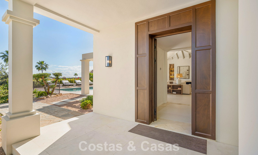 Instapklare, gelijkvloerse luxevilla te koop in Nueva Andalucia’s golfvallei, Marbella 780942