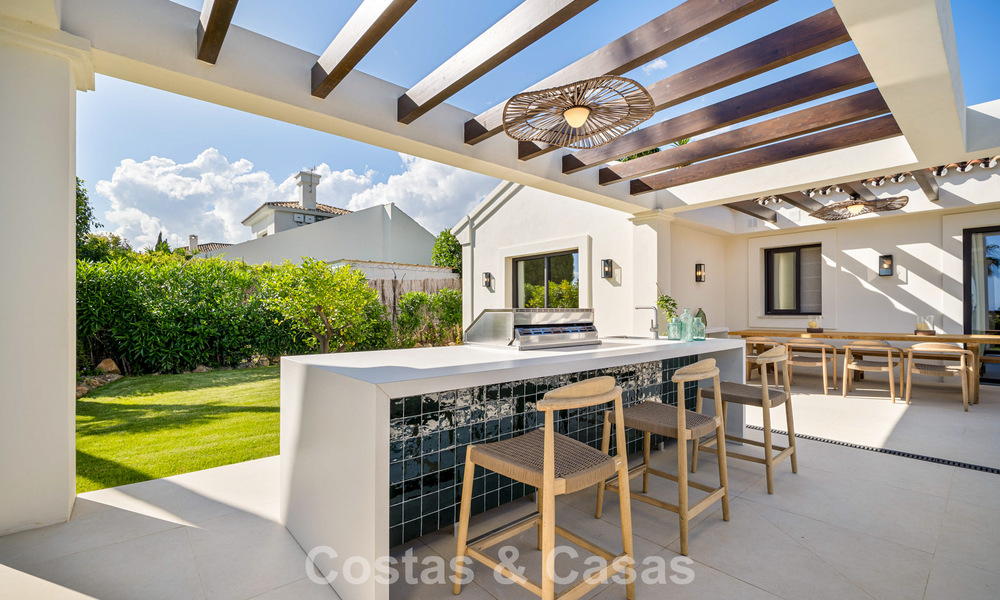 Instapklare, gelijkvloerse luxevilla te koop in Nueva Andalucia’s golfvallei, Marbella 780950