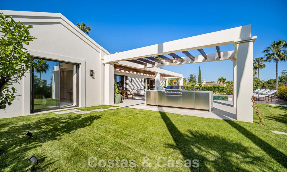 Instapklare, gelijkvloerse luxevilla te koop in Nueva Andalucia’s golfvallei, Marbella 780952