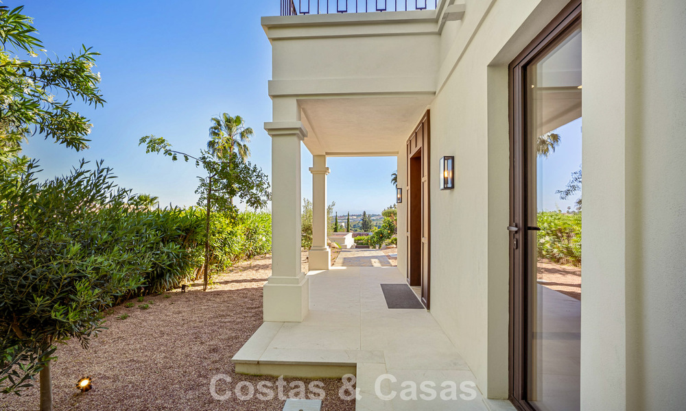 Instapklare, gelijkvloerse luxevilla te koop in Nueva Andalucia’s golfvallei, Marbella 780960