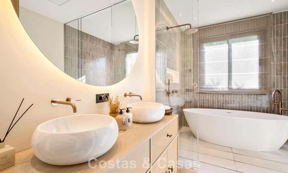 Instapklare, gelijkvloerse luxevilla te koop in Nueva Andalucia’s golfvallei, Marbella 780999