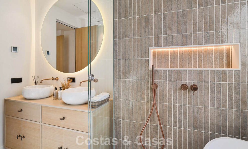 Instapklare, gelijkvloerse luxevilla te koop in Nueva Andalucia’s golfvallei, Marbella 781003