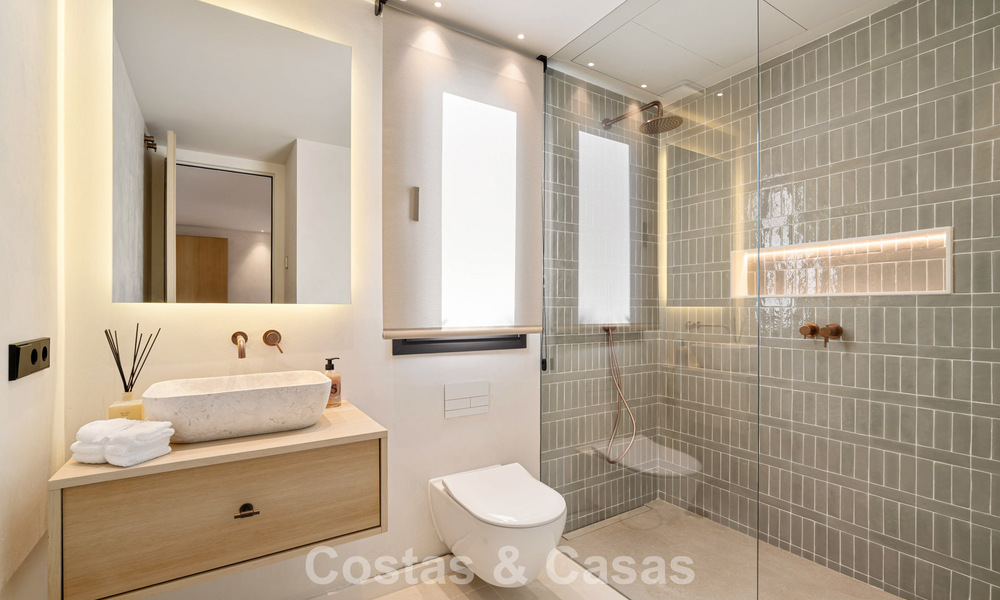 Instapklare, gelijkvloerse luxevilla te koop in Nueva Andalucia’s golfvallei, Marbella 781005