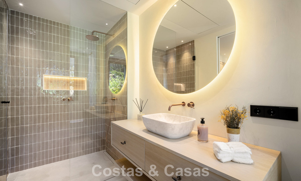 Instapklare, gelijkvloerse luxevilla te koop in Nueva Andalucia’s golfvallei, Marbella 781013