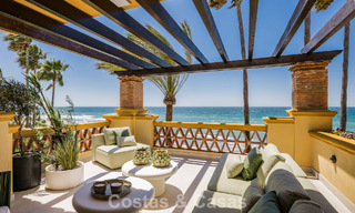 Luxueus 3-slaapkamer eerstelijnsstrand appartement met frontaal zeezicht te koop ten oosten van Marbella centrum 780908 