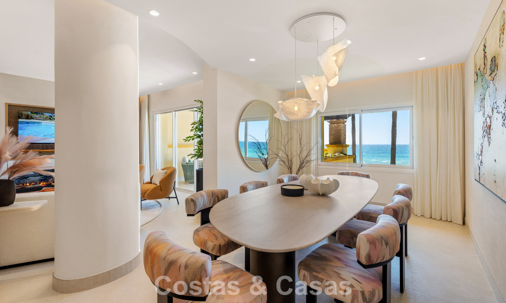 Luxueus 3-slaapkamer eerstelijnsstrand appartement met frontaal zeezicht te koop ten oosten van Marbella centrum 780916